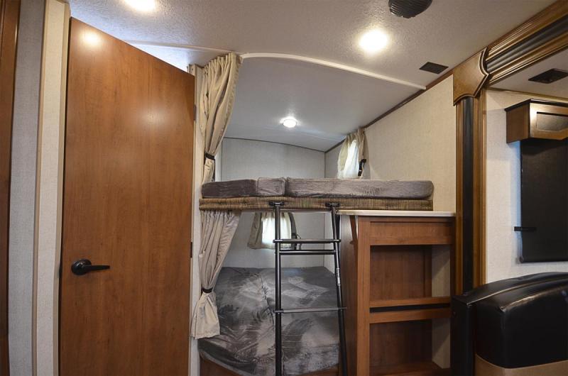 Back Country 28DBS TS